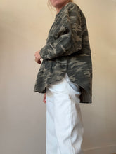 Load image into Gallery viewer, One Teaspoon - LS Cotton Shirt - Camo - XS
