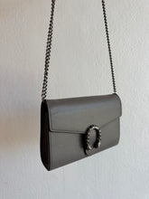 Load image into Gallery viewer, Gucci - Dionysus Super Crossbody Leather Bag - Dusty Grey - S
