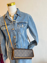 Load image into Gallery viewer, Louis Vuitton - Monogram Canvas Twin GM Pochette - Bag - S
