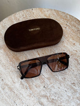 Load image into Gallery viewer, Tom Ford - Calder FT1205 Sunglasses - Brown - S - RRP$605
