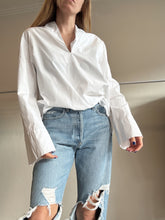 Load image into Gallery viewer, Vince - Long Sleeve Cotton Top - White - L
