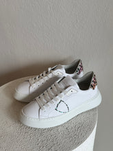 Load image into Gallery viewer, Philippe Model - Temple Low-Top Sneaker - White - 39 - new w box - RRP$607
