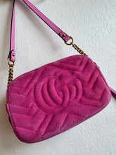 Load image into Gallery viewer, Gucci - GG Marmont Crystal Embellished Matelasse Velvet Crossbody Bag - Pink - S
