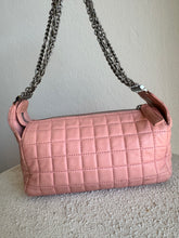 Load image into Gallery viewer, Chanel - Square Quilted Pochette  - Bag - Pink
