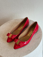 Load image into Gallery viewer, Salvatore Ferragamo - Flats w Bow Shoes - Red Patent - 6.5
