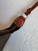 Load image into Gallery viewer, Louis Vuitton - Pochette Bag - Monogram - S

