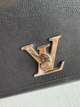 Load image into Gallery viewer, Louis Vuitton - Taurillon Leather Lockme Short Handle Clutch- Black - S
