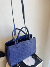 Load image into Gallery viewer, Louis Vuitton - Montaigne MMBag - Navy - M
