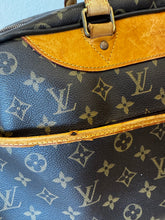 Load image into Gallery viewer, Louis Vuitton - Eole 50 Rolling Travel Bag - Monogram - L
