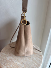 Load image into Gallery viewer, Stuart Weitzman - 5050 Gogo Tote Bag - Beige - M
