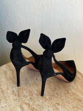 Load image into Gallery viewer, Aquazzura - Deneuve Pumps - Black  Suede - 39 - RRP $1400
