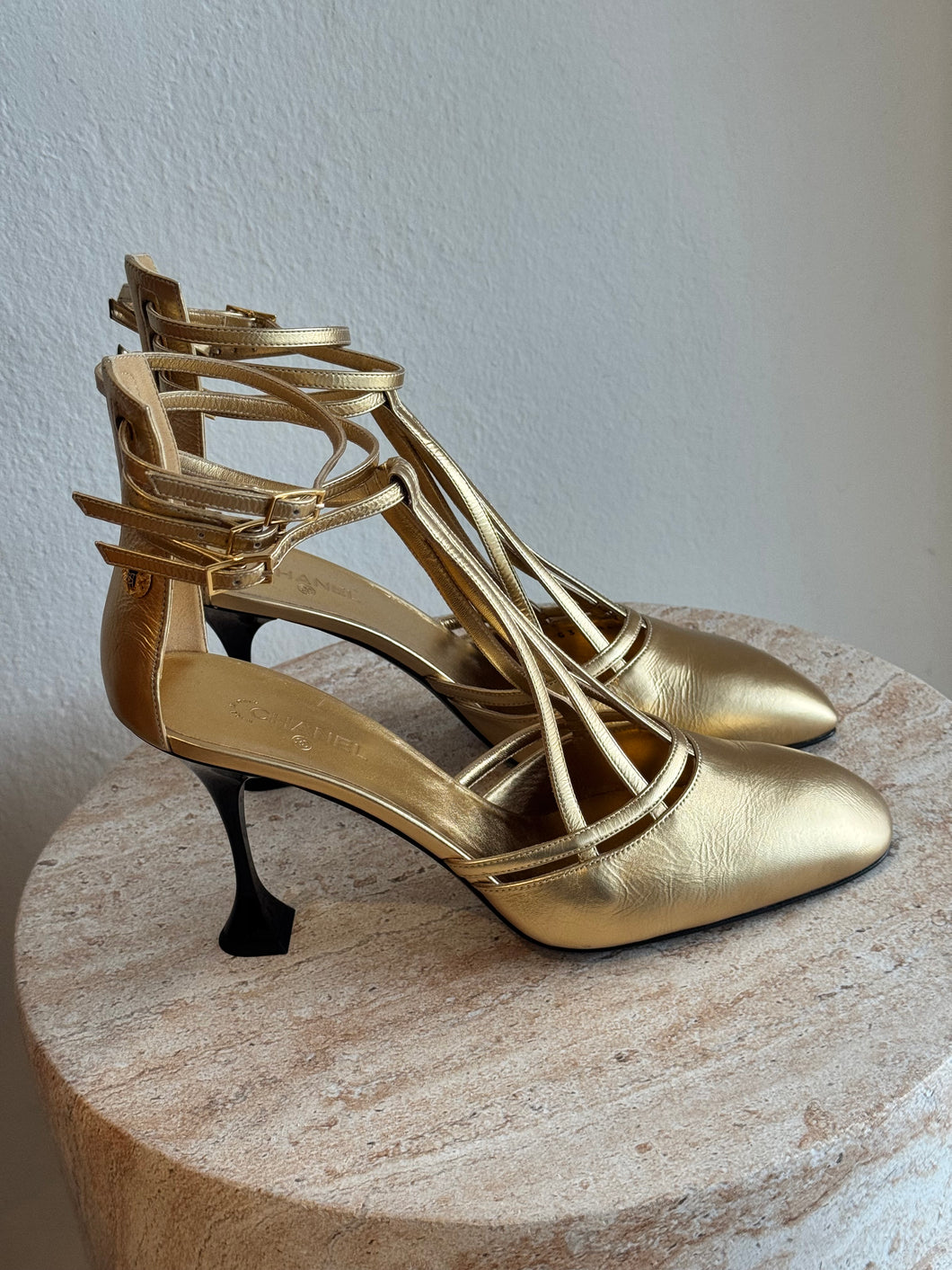 NEW Chanel - 2019 Interlocking CC Logo D'Orsay Pumps - Gold - 41 - RRP$2,000