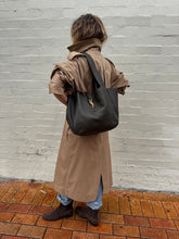 Load image into Gallery viewer, YSL - Le 5 à 7 Bea Tote - Olive Green Leather - M - RRP$5,805 - NEW
