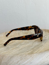 Load image into Gallery viewer, Pared - Dawn &amp; Dust Sunglasses - Tortoise  - S - RRP$260
