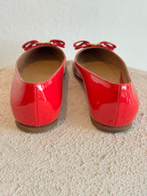 Load image into Gallery viewer, Salvatore Ferragamo - Flats w Bow Shoes - Red Patent - 6.5
