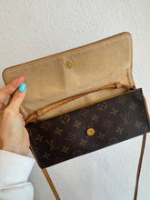 Load image into Gallery viewer, Louis Vuitton - Monogram Canvas Twin GM Pochette - Bag - S
