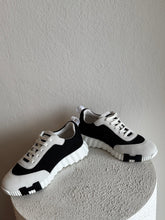 Load image into Gallery viewer, Hermes - Bouncing Sneaker - Black w orange H - 39 - RRP$1,710
