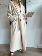 Load image into Gallery viewer, Max Mara - Wool Coat w Belt  - Beige - 38
