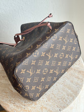 Load image into Gallery viewer, Louis Vuitton -  NéoNoé bucket Bag - Monogram w pink - M - RRP$3,900
