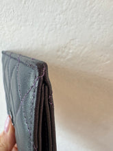 Load image into Gallery viewer, Chanel - Wallet (Card Holder) - Metallic Purple
