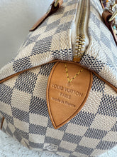Load image into Gallery viewer, Louis Vuitton - Speedy 30 Tote - Damier Azur - 30 - RRP$3,050 w box

