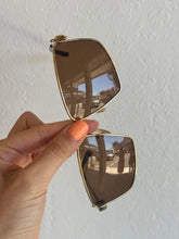 Load image into Gallery viewer, Bottega Veneta - Pilot Navigator Sunglasses - Gold - O/S - RRP $675
