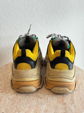 Load image into Gallery viewer, Balenciaga - Sneakers - Green - 36
