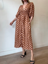 Load image into Gallery viewer, Zimmermann - Polka Primrose Shirred Midi Dress - Brown w blush polka - 1
