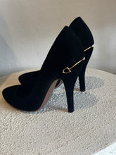 Load image into Gallery viewer, Gucci - Suede Round Toe Heels w horsebit detail on heel - Black - 35 - w box
