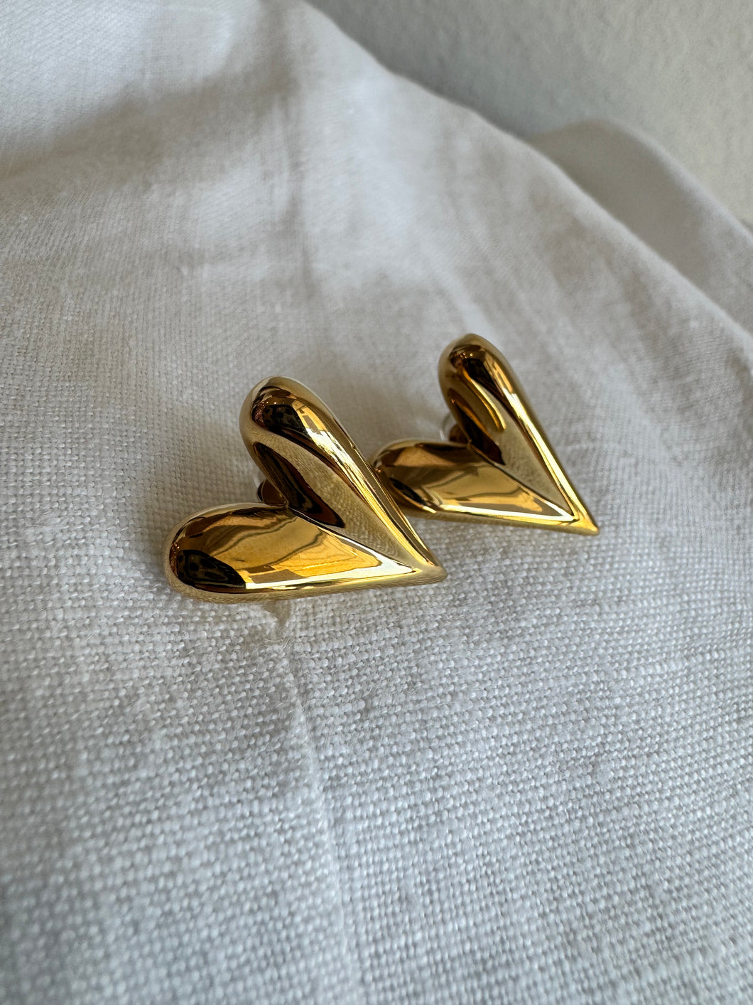éthéréé collection- Heart me Gold earrings