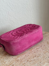 Load image into Gallery viewer, Gucci - GG Marmont Crystal Embellished Matelasse Velvet Crossbody Bag - Pink - S
