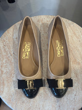 Load image into Gallery viewer, Salvatore Ferragamo - Quilted Vara Pump - Beige/Black  - 5.5 - RRP $1495 - Brand New
