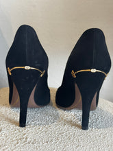 Load image into Gallery viewer, Gucci - Suede Round Toe Heels w horsebit detail on heel - Black - 35 - w box
