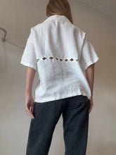 Load image into Gallery viewer, Maurie + Eve - Linen SS Shirt w Decorative Cut Out  - White - 8
