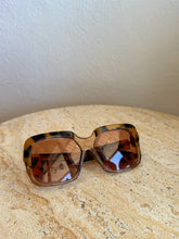 Load image into Gallery viewer, Karen Walker - Lola Sunglasses - Tortoise Shell - O/S
