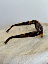 Load image into Gallery viewer, Pared - Dawn &amp; Dust Sunglasses - Tortoise  - S - RRP$260
