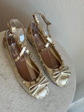 Load image into Gallery viewer, Valentino - Ballerina Ballet Flats - Gold - 39 - new w box RRP$1.050
