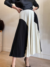 Load image into Gallery viewer, Proenza Schouler - Pleated Block Midi Skirt - Black/Cream - 6
