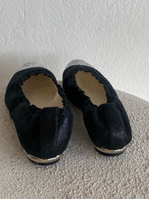 Load image into Gallery viewer, Chanel - Ballet Flats - Black - 36.5
