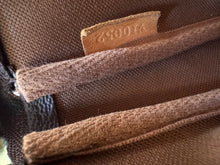 Load image into Gallery viewer, Louis Vuitton - Pochette Bag - Monogram - S
