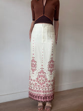 Load image into Gallery viewer, Hansen &amp; Gretel - Maxi Floral Skirt - Cream - S
