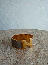 Load image into Gallery viewer, Hermes - Wide Clic Clac H Bracelet -  GM-(M/L)  - Marron Glace/Yellow gold -RRP$1350 - as new
