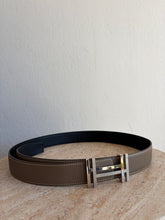 Load image into Gallery viewer, Hermes - H au Carre Epsom Reversible Leather belt - Taupe/Black w Silver Hardware  - 95 -  RRP$1520
