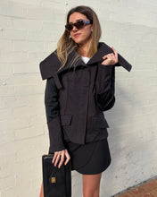Load image into Gallery viewer, Vintage Gucci by Tom Ford - F/W 2003 Oversized Collar Jacket w zip front - Black - 44IT
