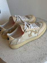 Load image into Gallery viewer, Off White - Arrow Camo Canvas Sneaker - Sand - Beige
