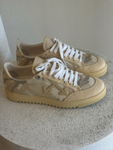 Load image into Gallery viewer, Off White - Arrow Camo Canvas Sneaker - Sand - Beige

