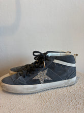 Load image into Gallery viewer, Golden Goose - Suede Glitter Mid Star Cotton Wave Sneaker - Grey - 38 - RRPP$980
