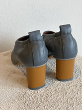 Load image into Gallery viewer, Gray Matters - Micol Shoes w Tan Heel - Grey - 40
