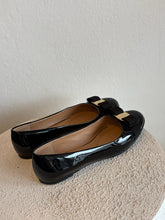 Load image into Gallery viewer, Salvatore Ferragamo - Vara Bow Ballet Flats  - Black - 8.5 - RRP$1495
