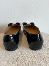 Load image into Gallery viewer, Salvatore Ferragamo - Vara Bow Ballet Flats  - Black - 8.5 - RRP$1495
